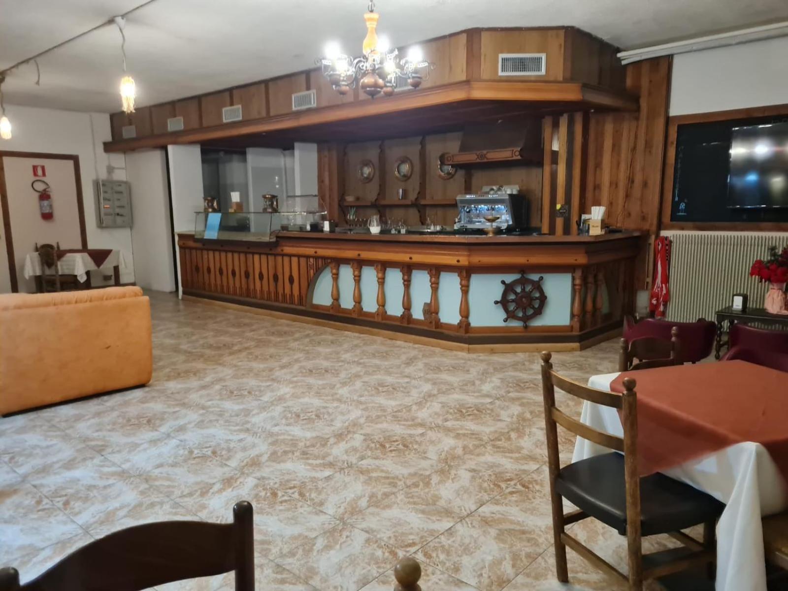 Hostel Il Pirata กาวาเรโน ภายนอก รูปภาพ