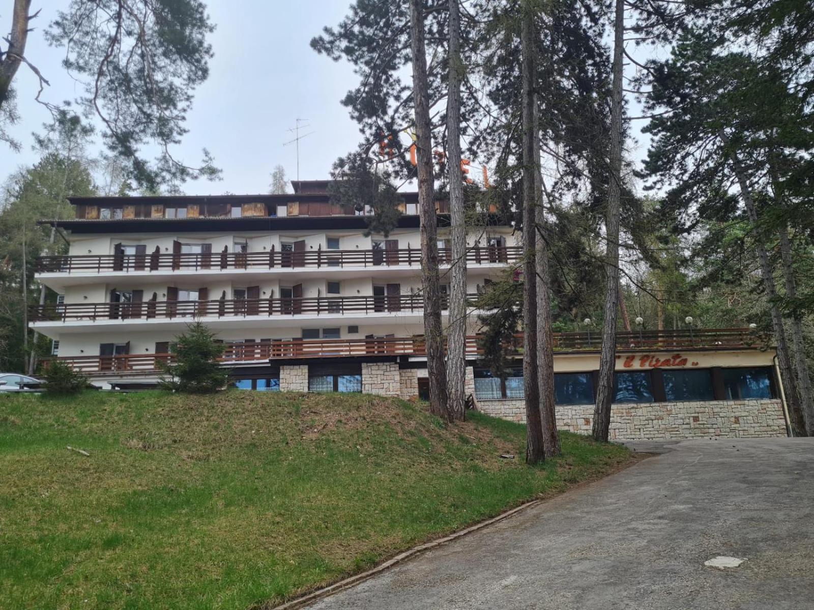 Hostel Il Pirata กาวาเรโน ภายนอก รูปภาพ